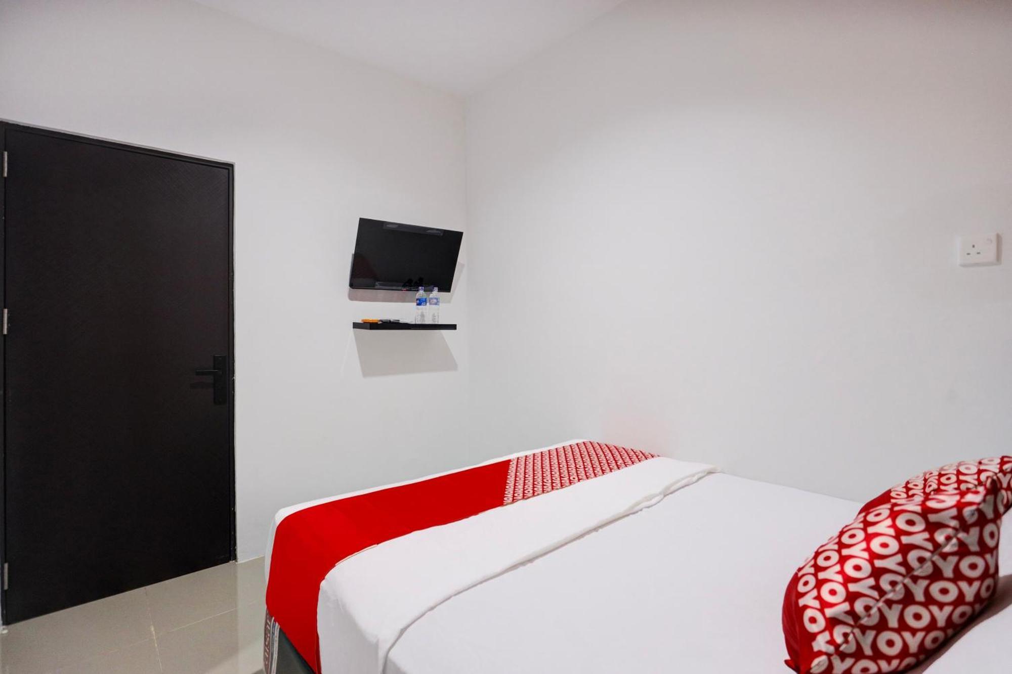 Super Oyo Capital O 93076 Batam Backpacker Guesthouse 2 Pembunuh Buitenkant foto